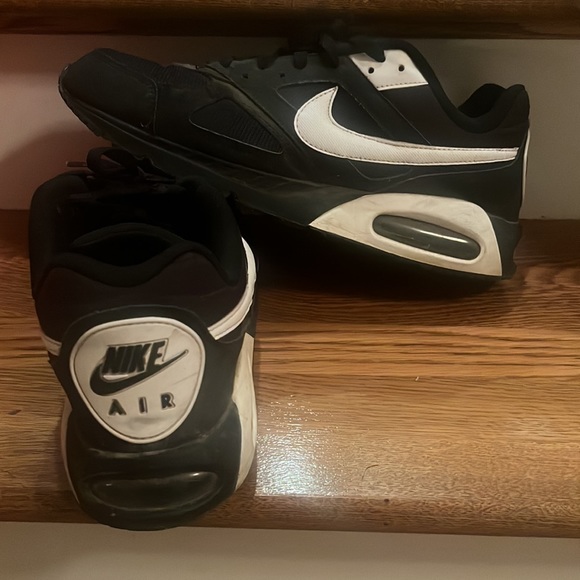Men’s Nike Air Max - Picture 3 of 3